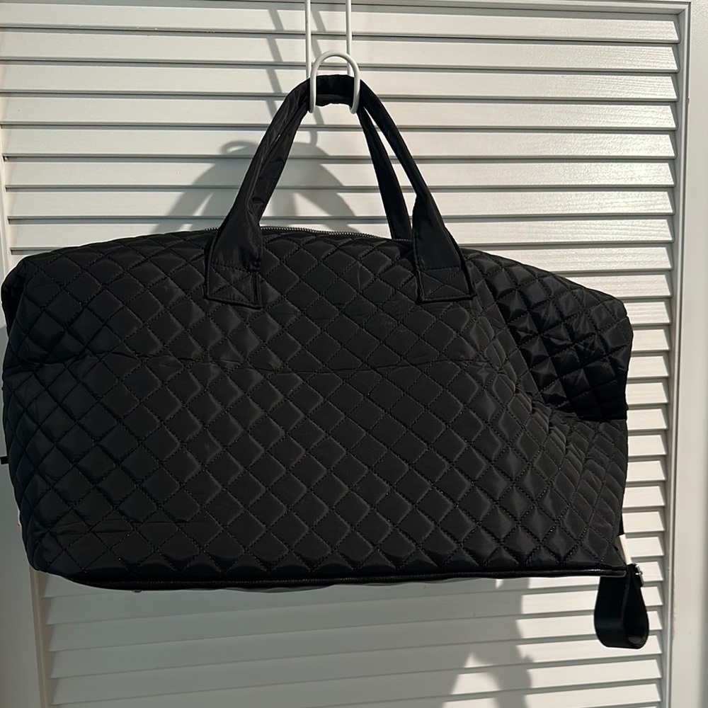 NWT Alexis Bendel Quilted Large Travel/Weekender Bag W/Front Pocket/detach Strap